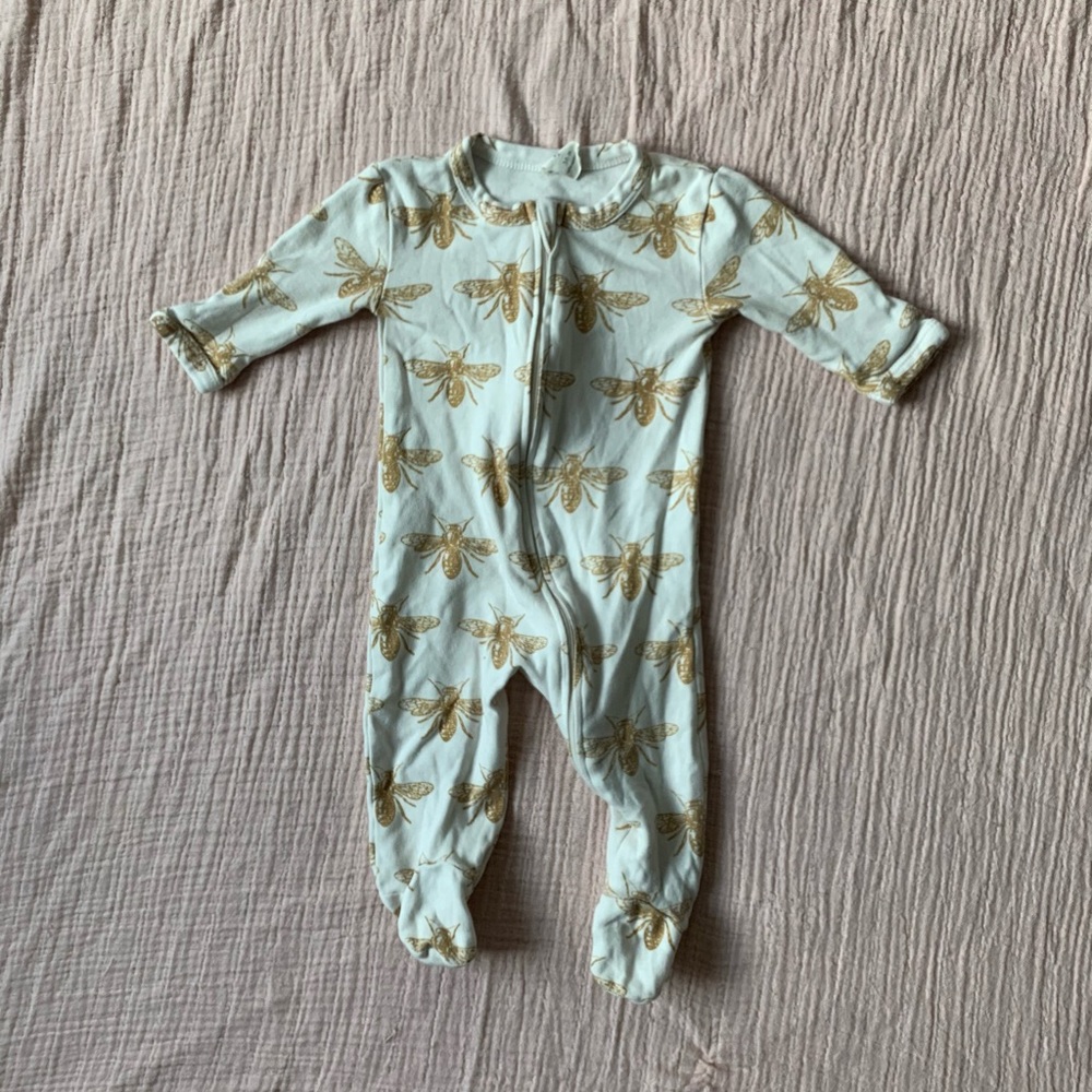 kate quinn bee zipper footie pajamas